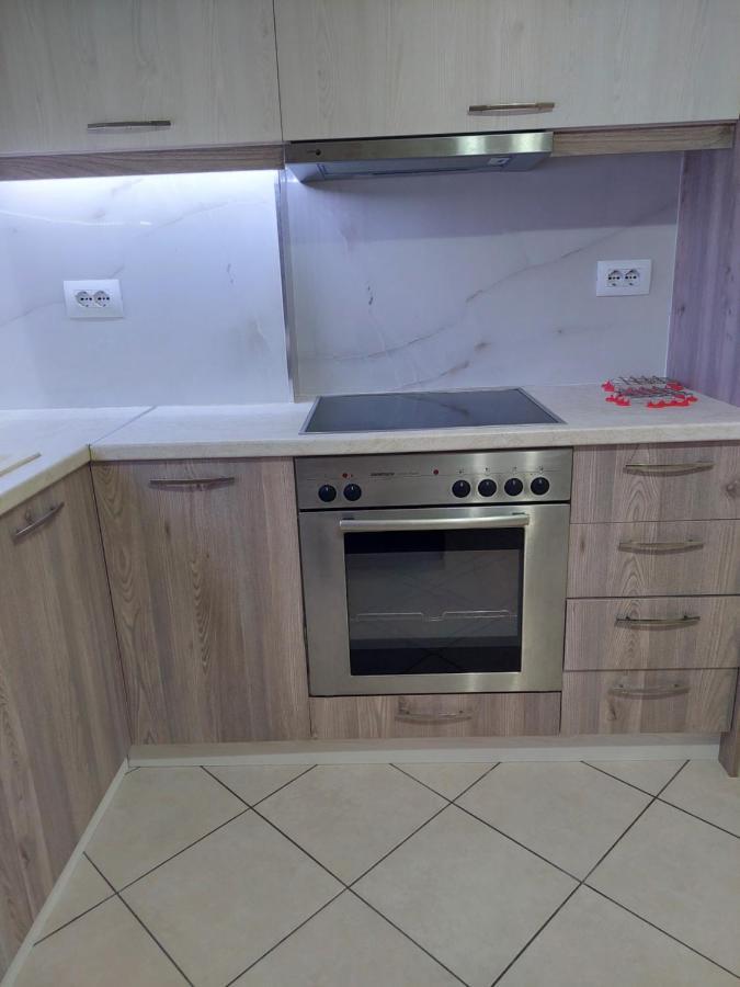 B & D Apartment Sarande Bagian luar foto