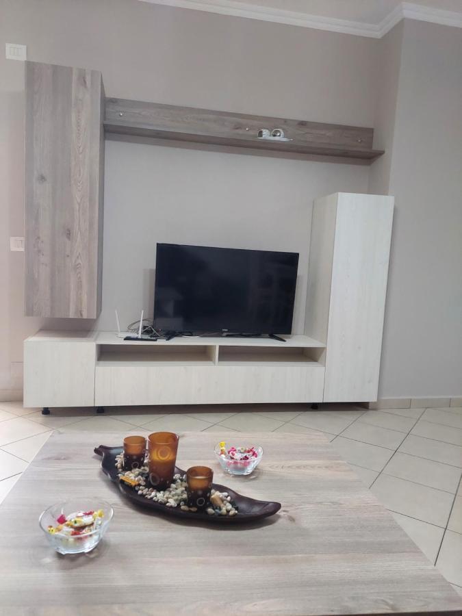 B & D Apartment Sarande Bagian luar foto