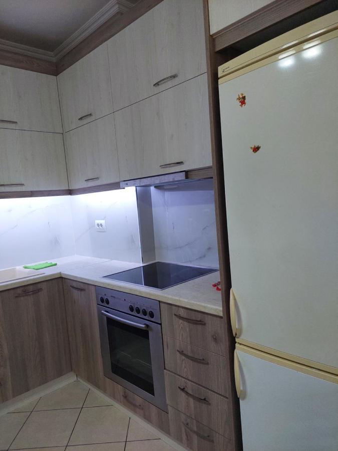 B & D Apartment Sarande Bagian luar foto